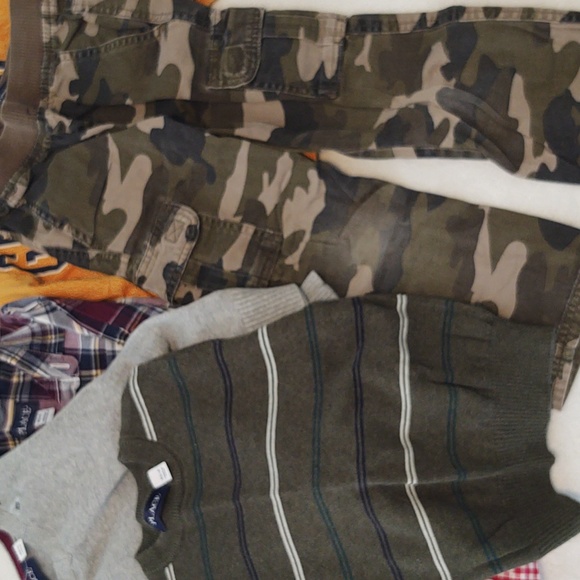 Lot boys size 4 bundle cargo  camo pants, long T, 2 dress shirts & 2 sweaters - Picture 8 of 9